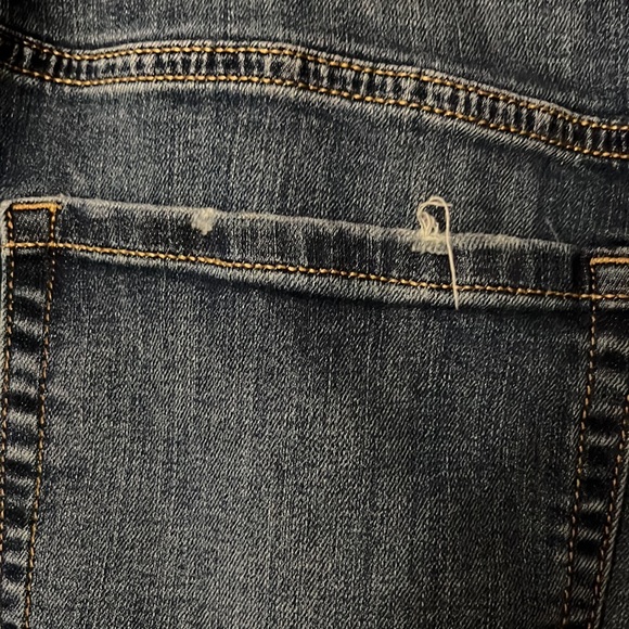 Lane Bryant jeans slight distressing on the pockets - Picture 5 of 6